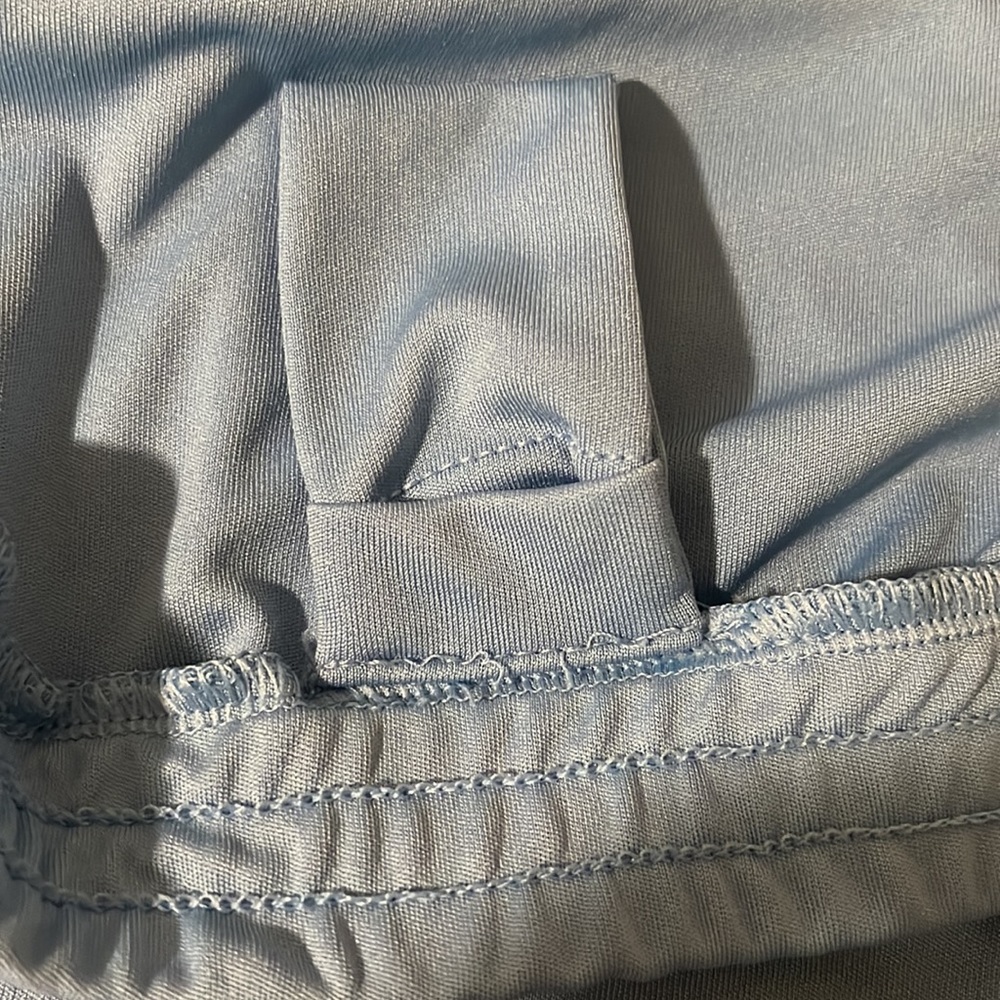 NWOT Alo shorts - Picture 3 of 4